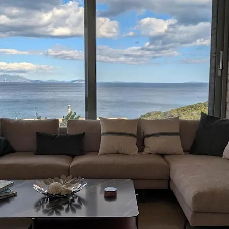 Thymari Villa *
